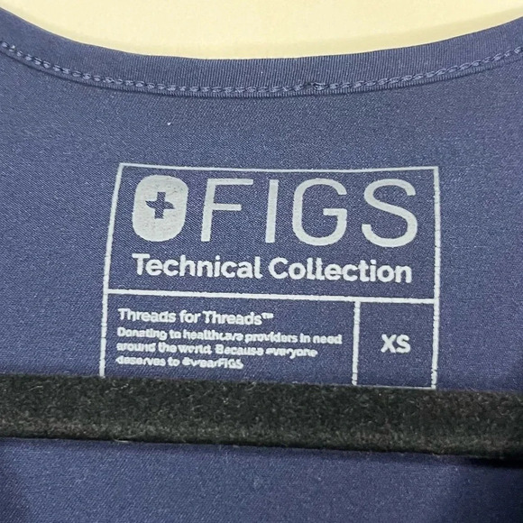 FIGS Casma 3 Pocket Navy Blue Scrub Top - Picture 5 of 11